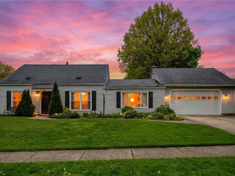 2839 Elmwood Street , Cuyahoga Falls, OH 44221 Photo 3