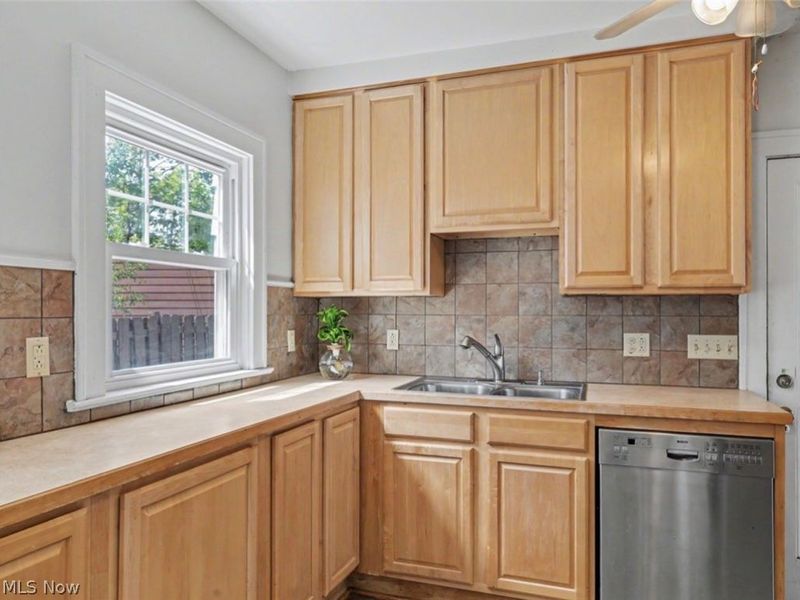 17415 Winslow Road, Shaker Heights, OH 44120 Photo 5