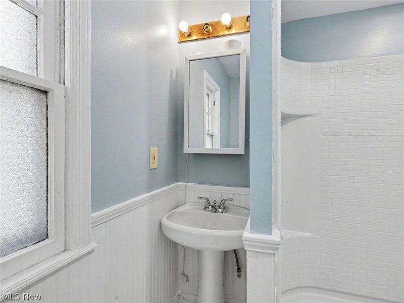 17415 Winslow Road, Shaker Heights, OH 44120 Photo 9