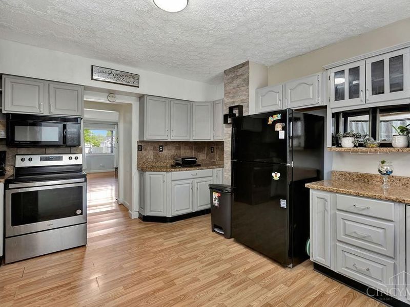 700 Buena Avenue, Middletown, OH 45044 Photo 15