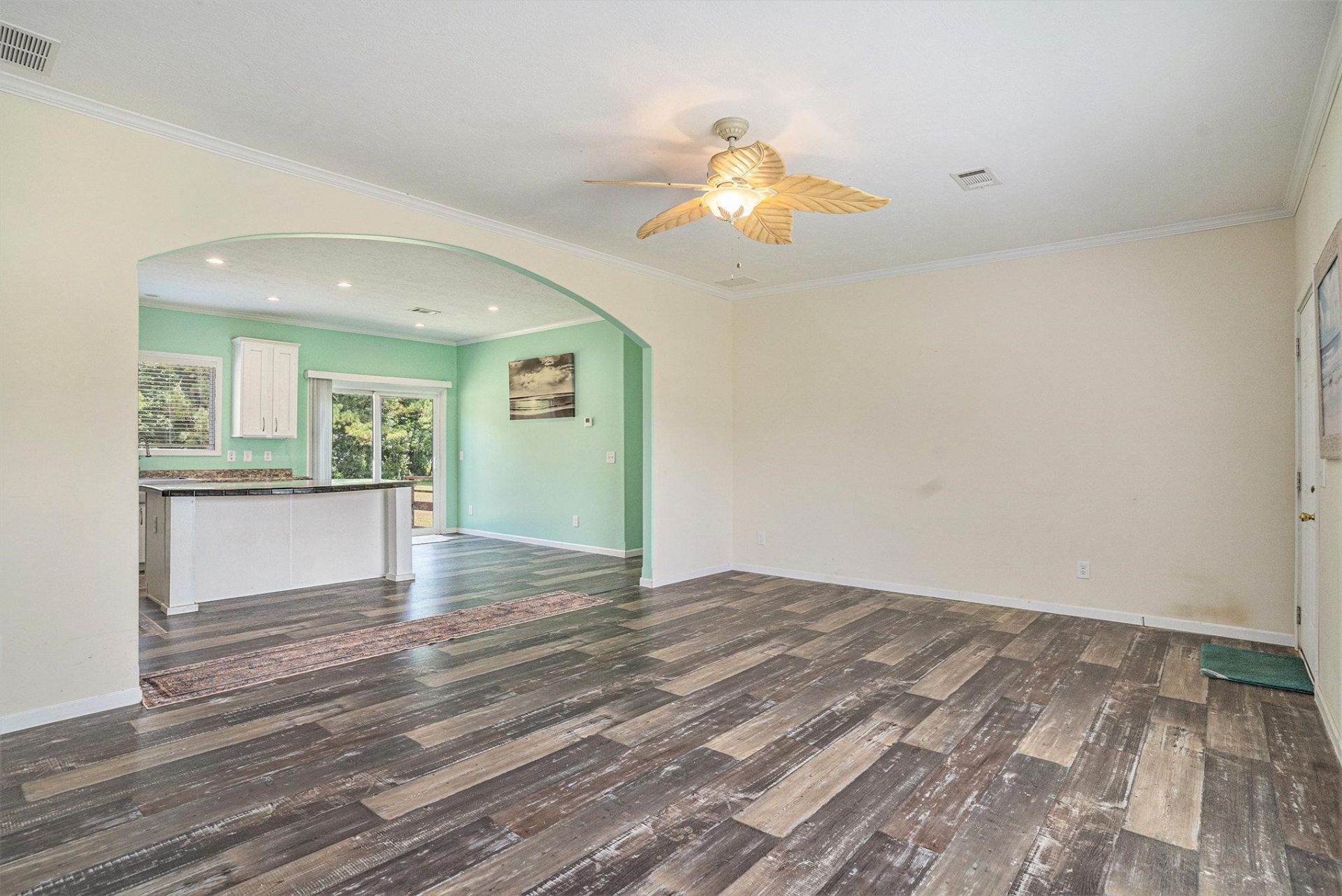 580 Circle M Rd. Photo 4