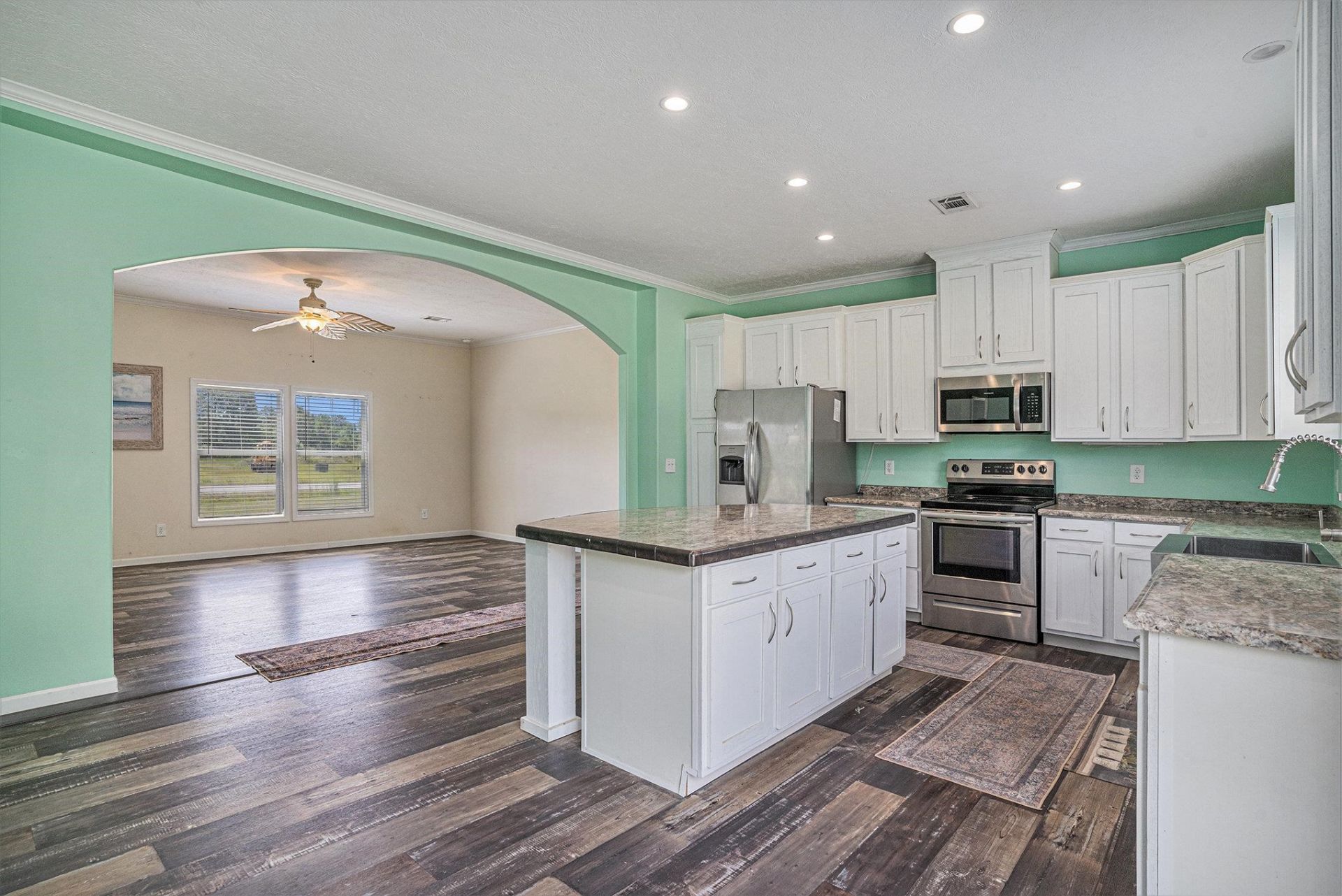 580 Circle M Rd. Photo 9
