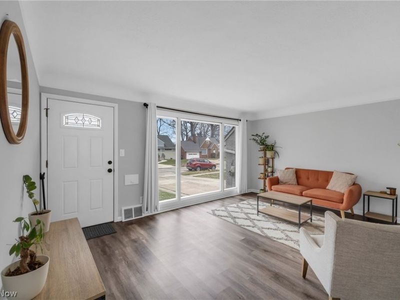 311 E 262nd Street , Euclid, OH 44132 Photo 6