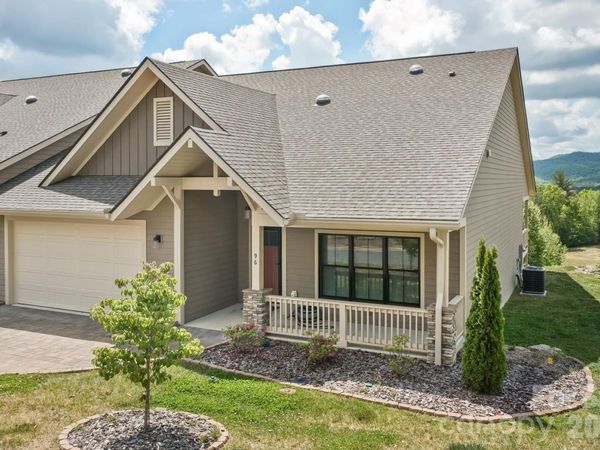 96 Copper Valley Lane, Hendersonville, NC 28739