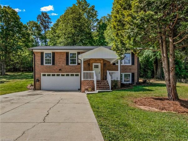 117 Kingswood Place Drive, Walnut Cove, NC 27052