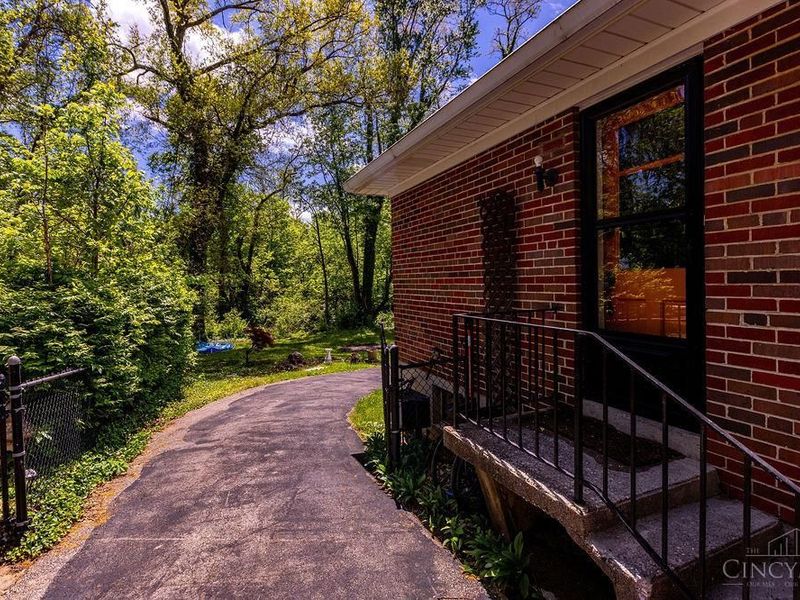 2677 Altura Drive, Cincinnati, OH 45239 Photo 24