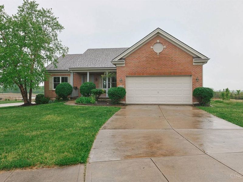 1601 Laura Jean Drive, Hamilton, OH 45013 Photo 2