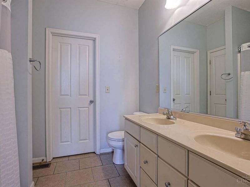 1601 Laura Jean Drive, Hamilton, OH 45013 Photo 32