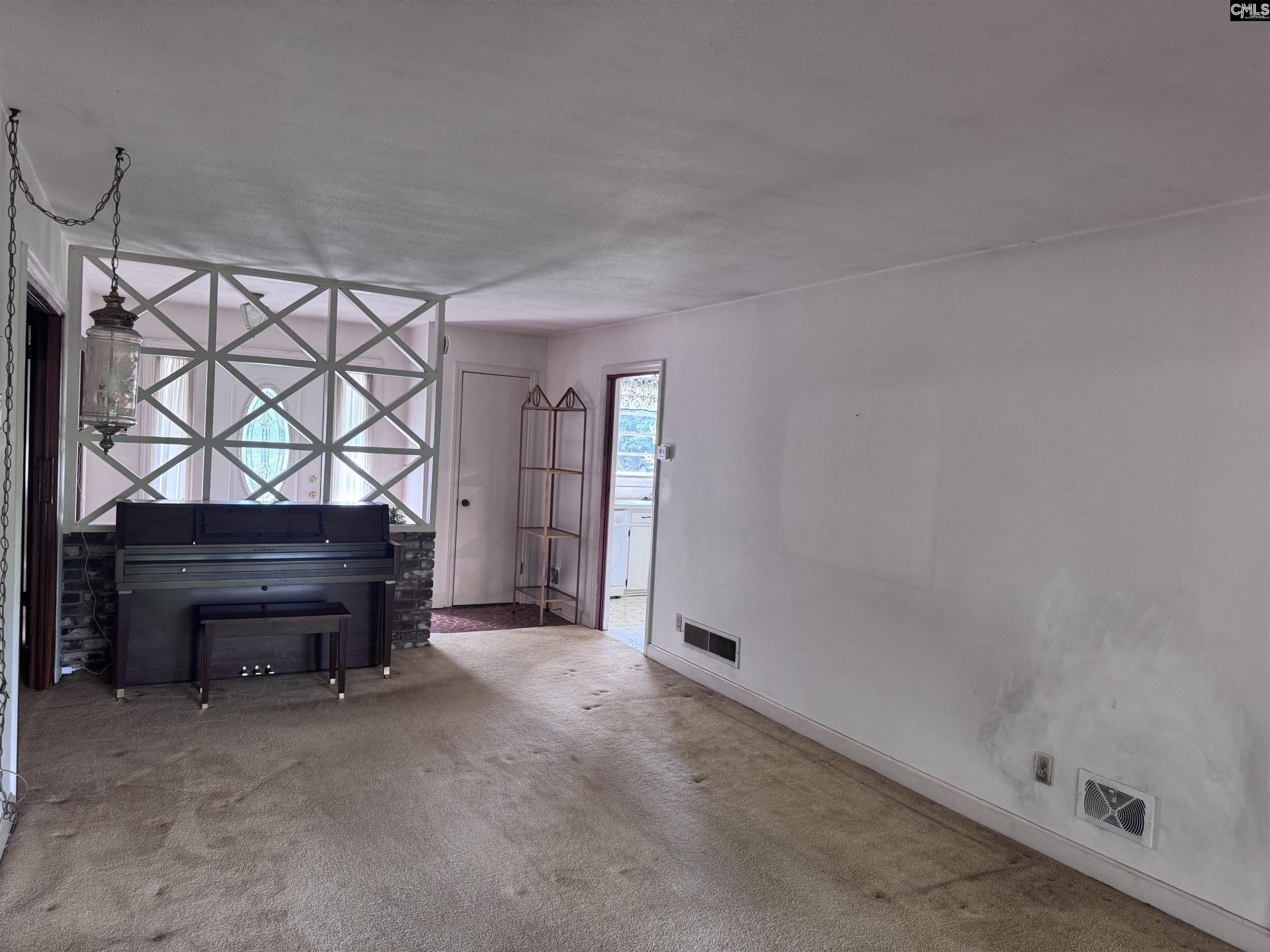 7604 Edgewater Drive  Photo 11