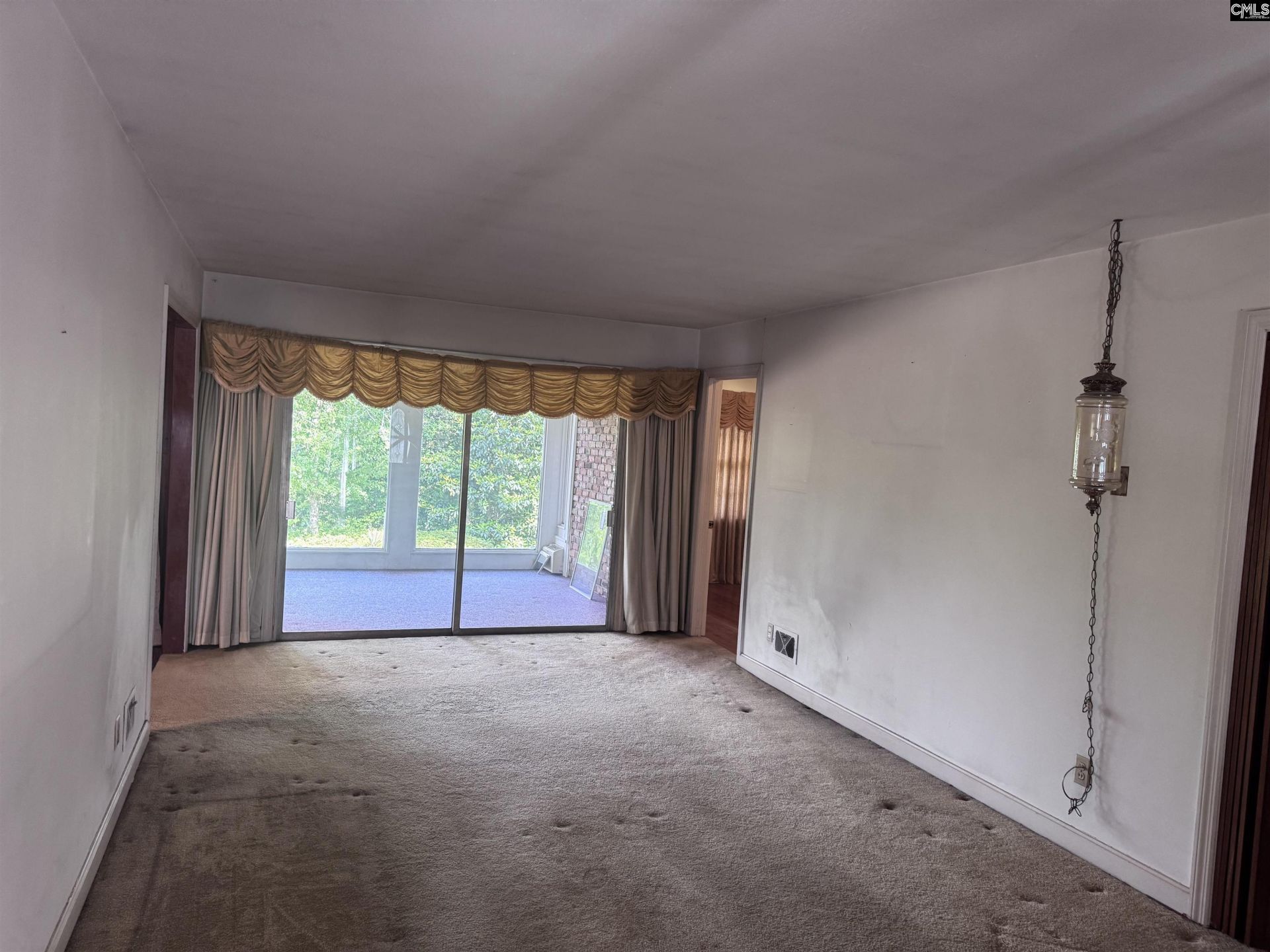 7604 Edgewater Drive  Photo 12