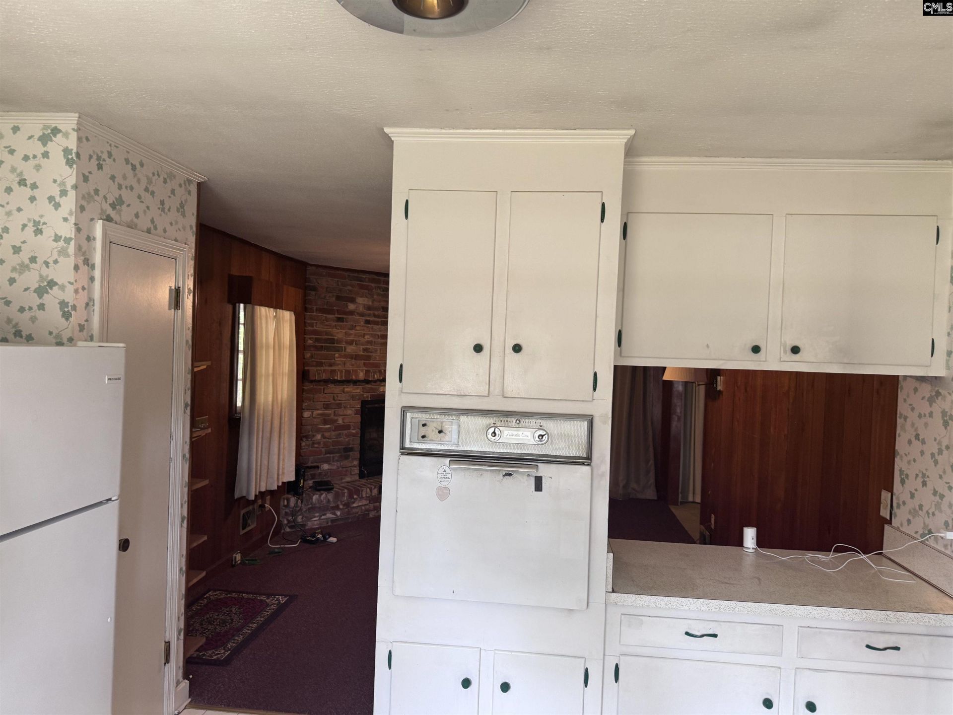 7604 Edgewater Drive  Photo 8