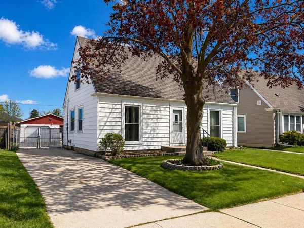 2205 Hayes AVENUE, Racine, WI 53405