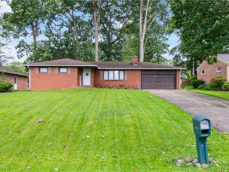 3233 Greenpark Street NW, Massillon, OH 44646 Photo 1