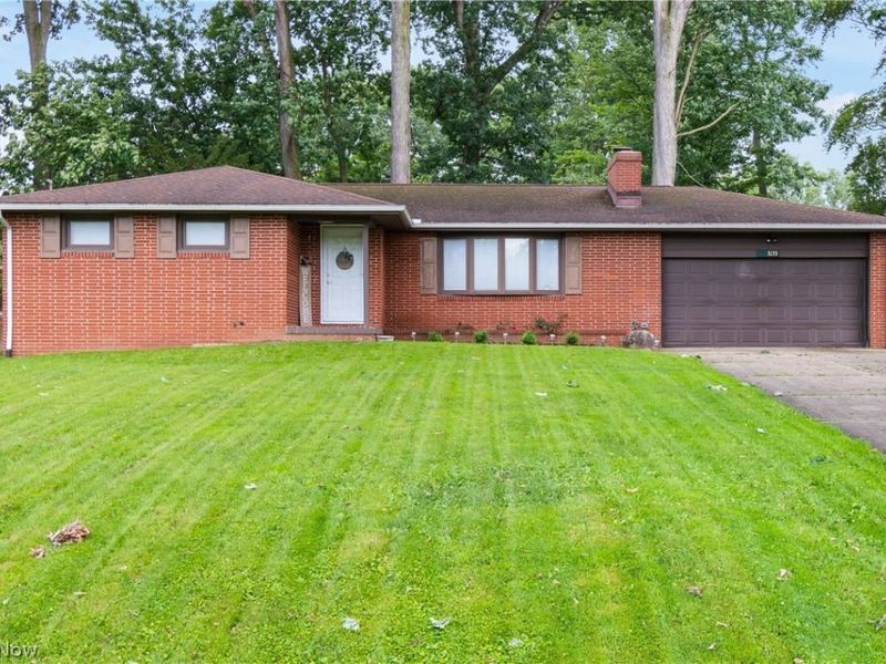 3233 Greenpark Street NW, Massillon, OH 44646 Photo 2