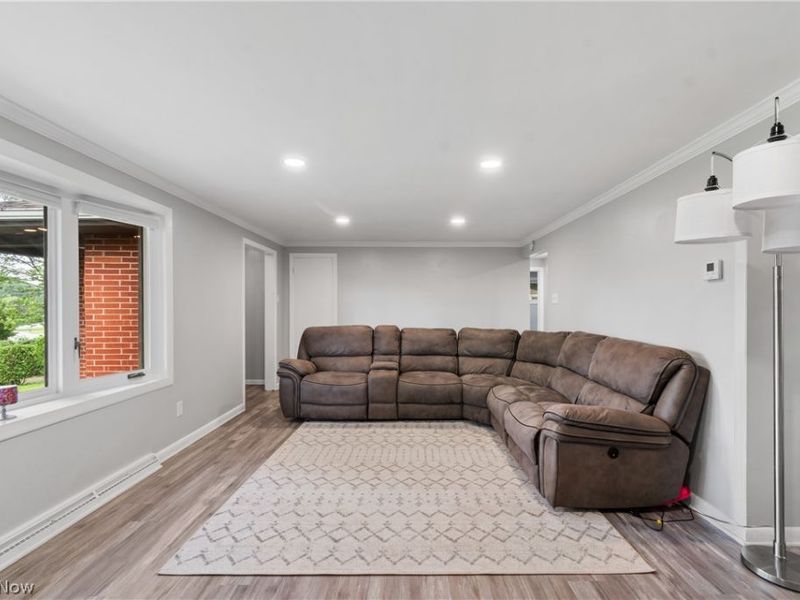 3233 Greenpark Street NW, Massillon, OH 44646 Photo 4