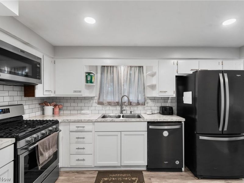 3233 Greenpark Street NW, Massillon, OH 44646 Photo 7