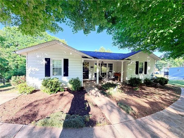 126 Auburn Avenue, Elkin, NC 28621