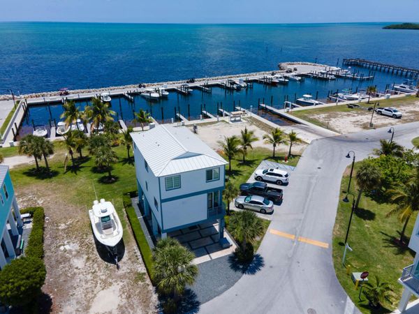 94825 Overseas Highway, UNIT 204, KEY LARGO, FL 33037
