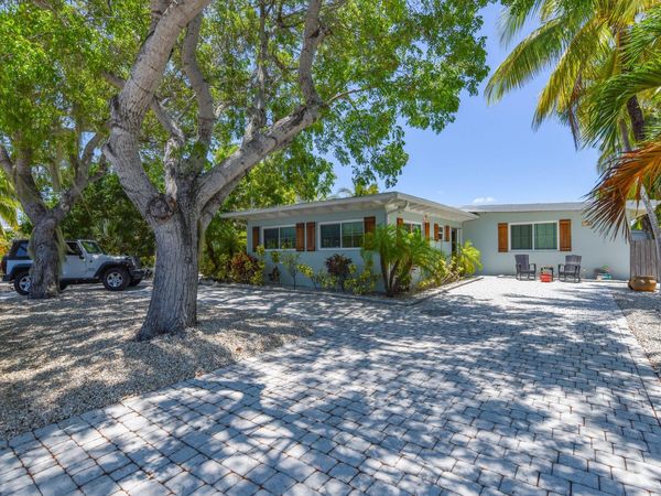 1136 W Shore Drive, Big Pine, FL 33043