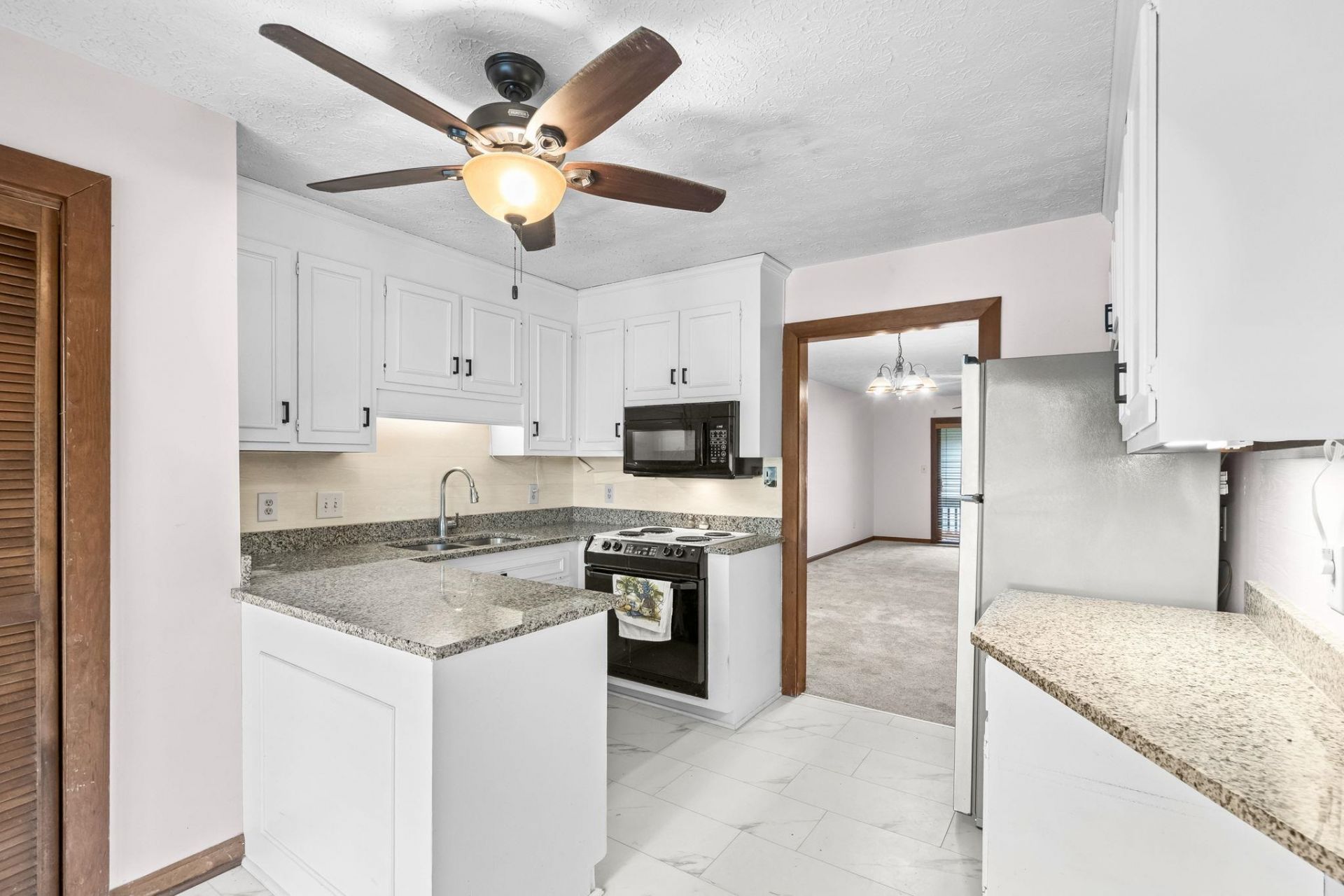 404 N 72nd Ave.  Photo 11