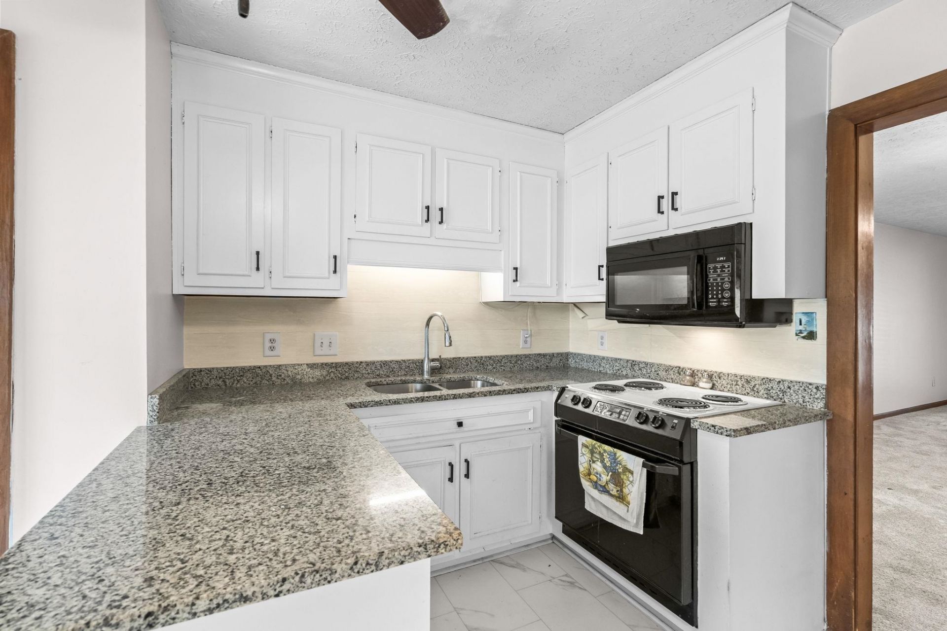404 N 72nd Ave.  Photo 12