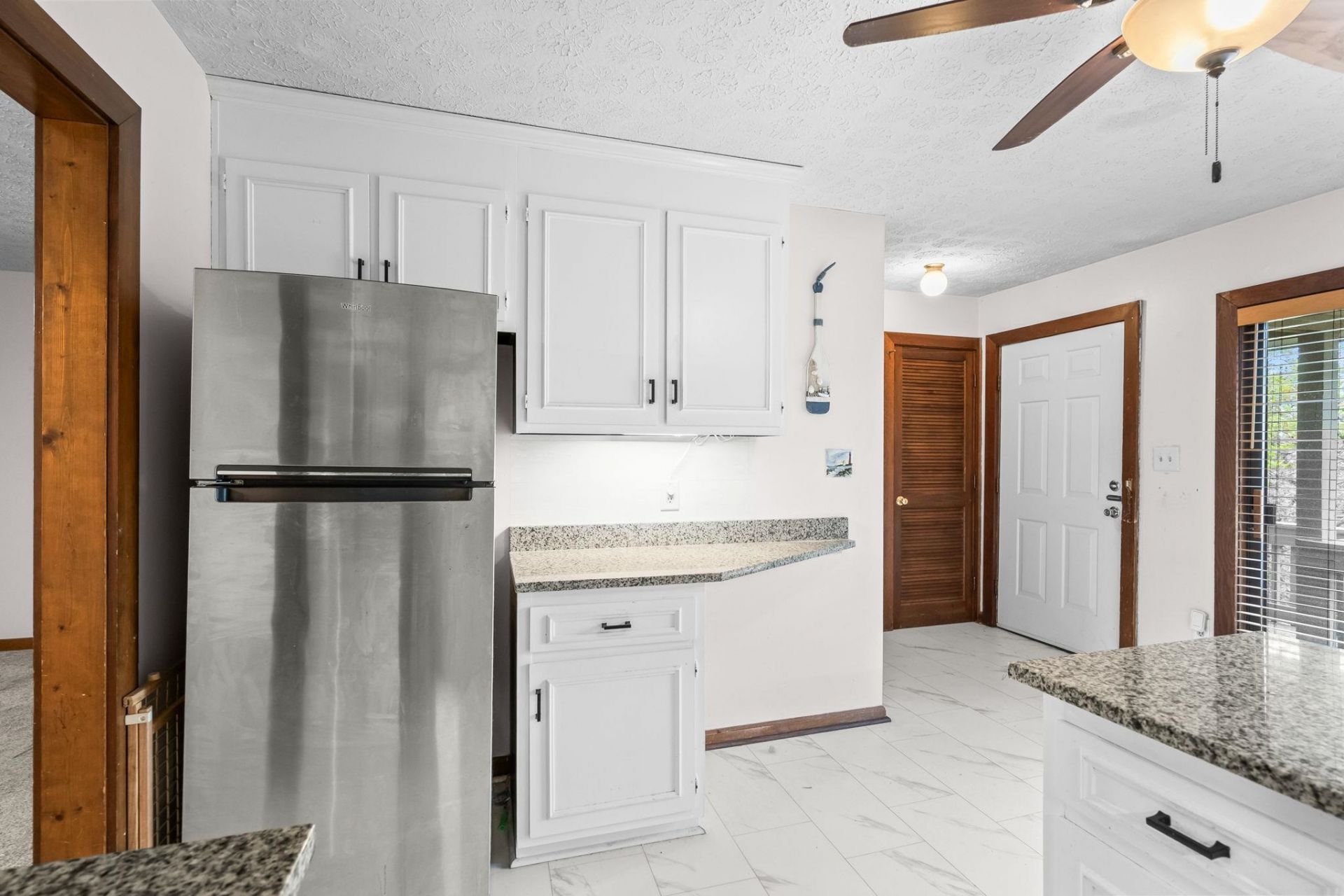 404 N 72nd Ave.  Photo 14
