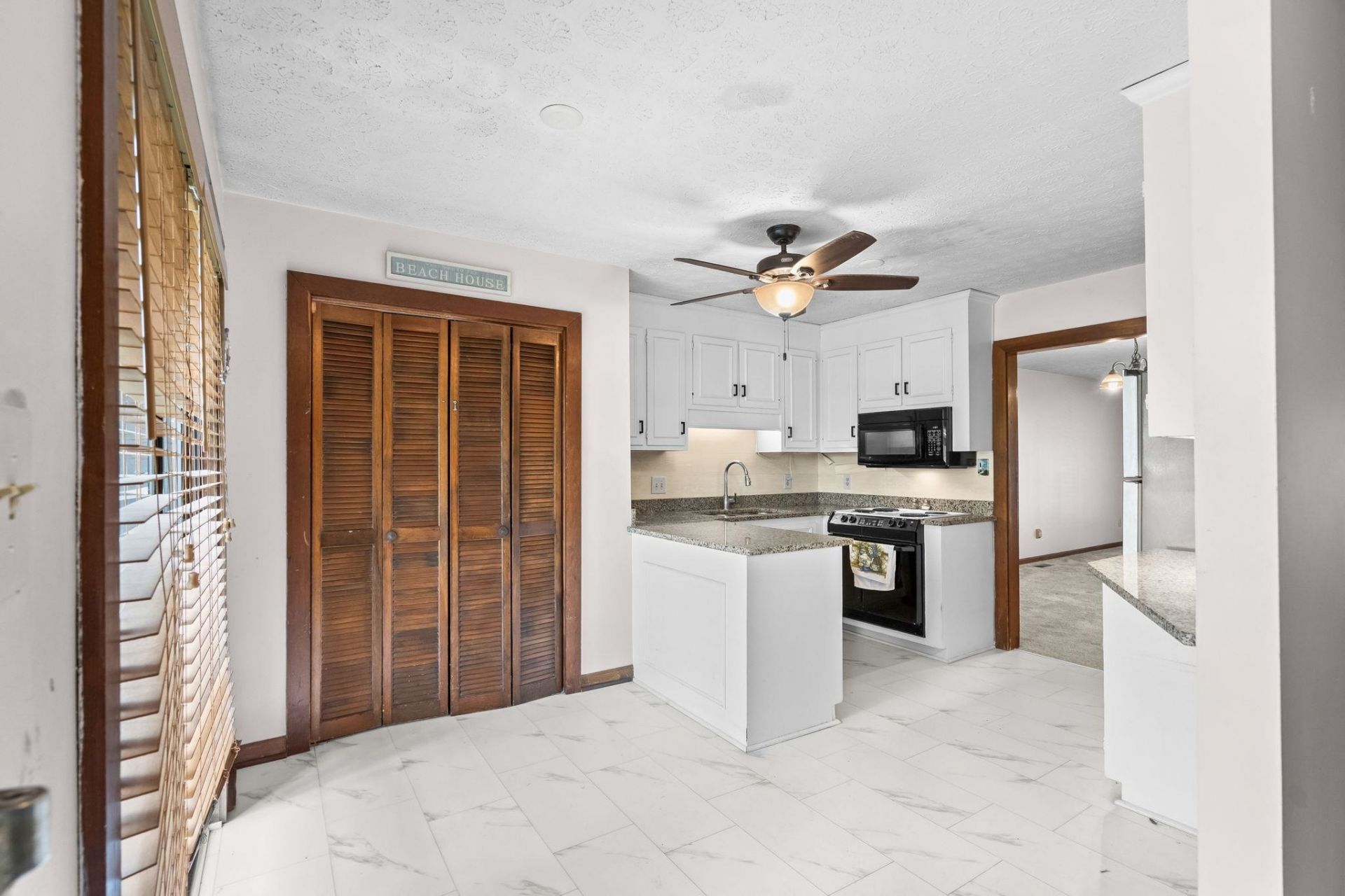 404 N 72nd Ave.  Photo 15