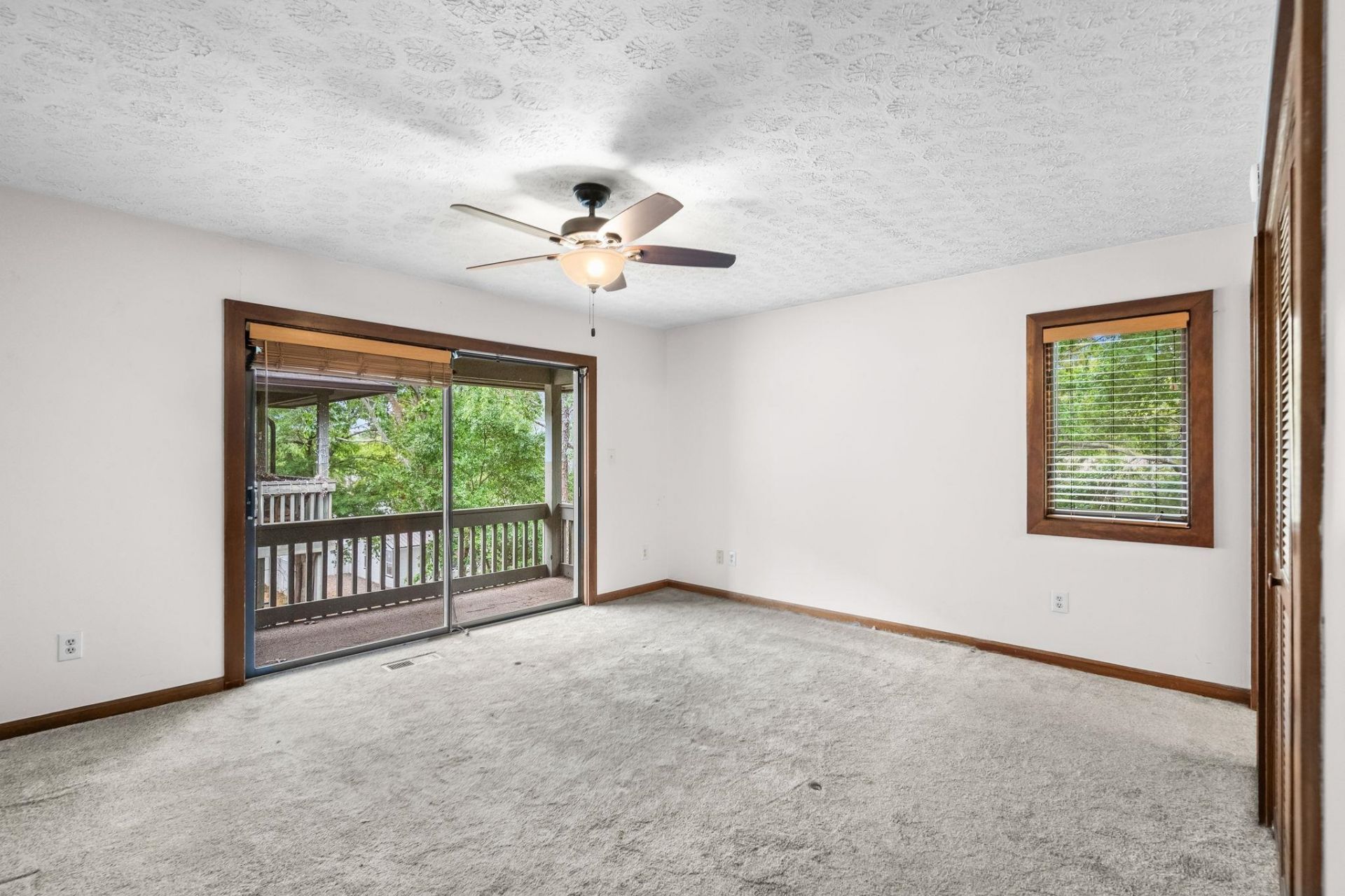 404 N 72nd Ave.  Photo 21