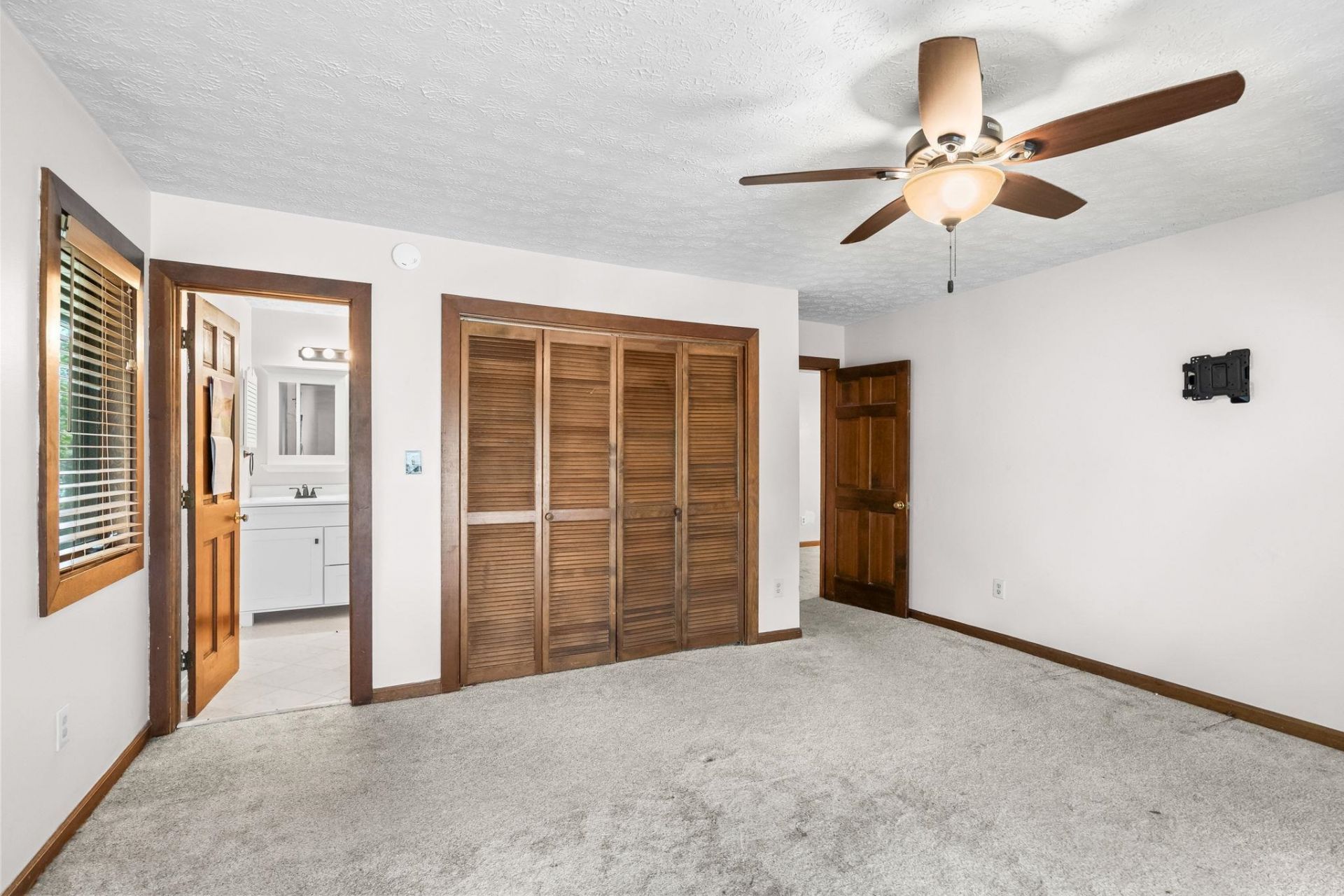 404 N 72nd Ave.  Photo 23