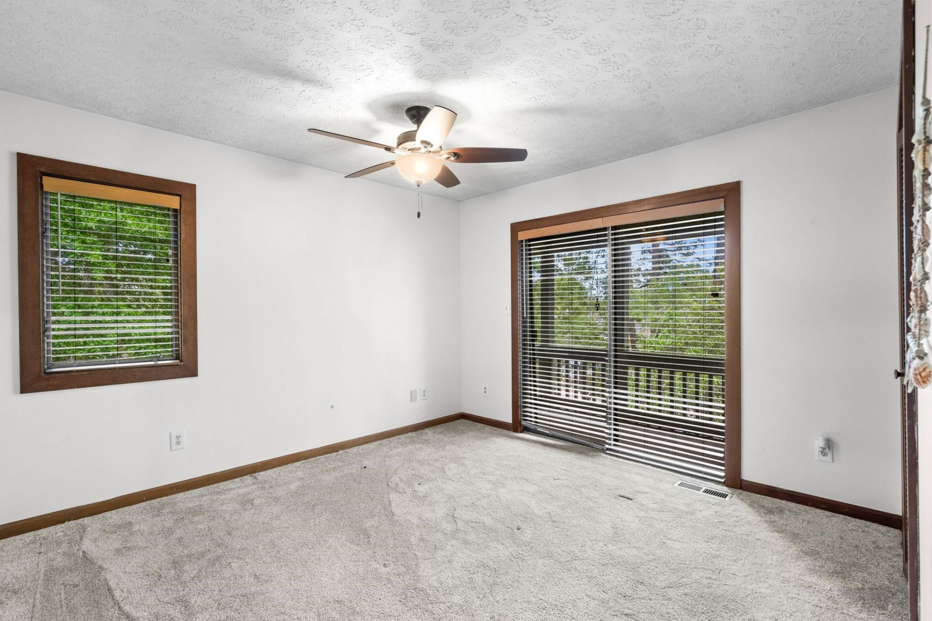 404 N 72nd Ave.  Photo 27