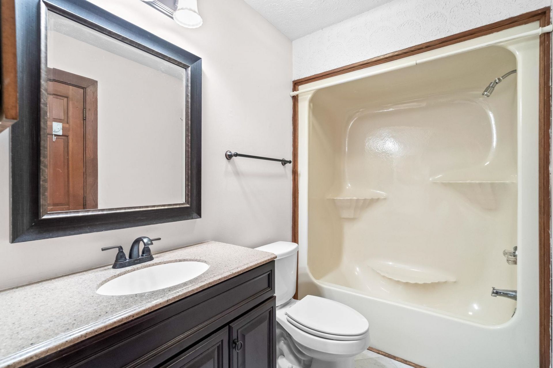 404 N 72nd Ave.  Photo 29