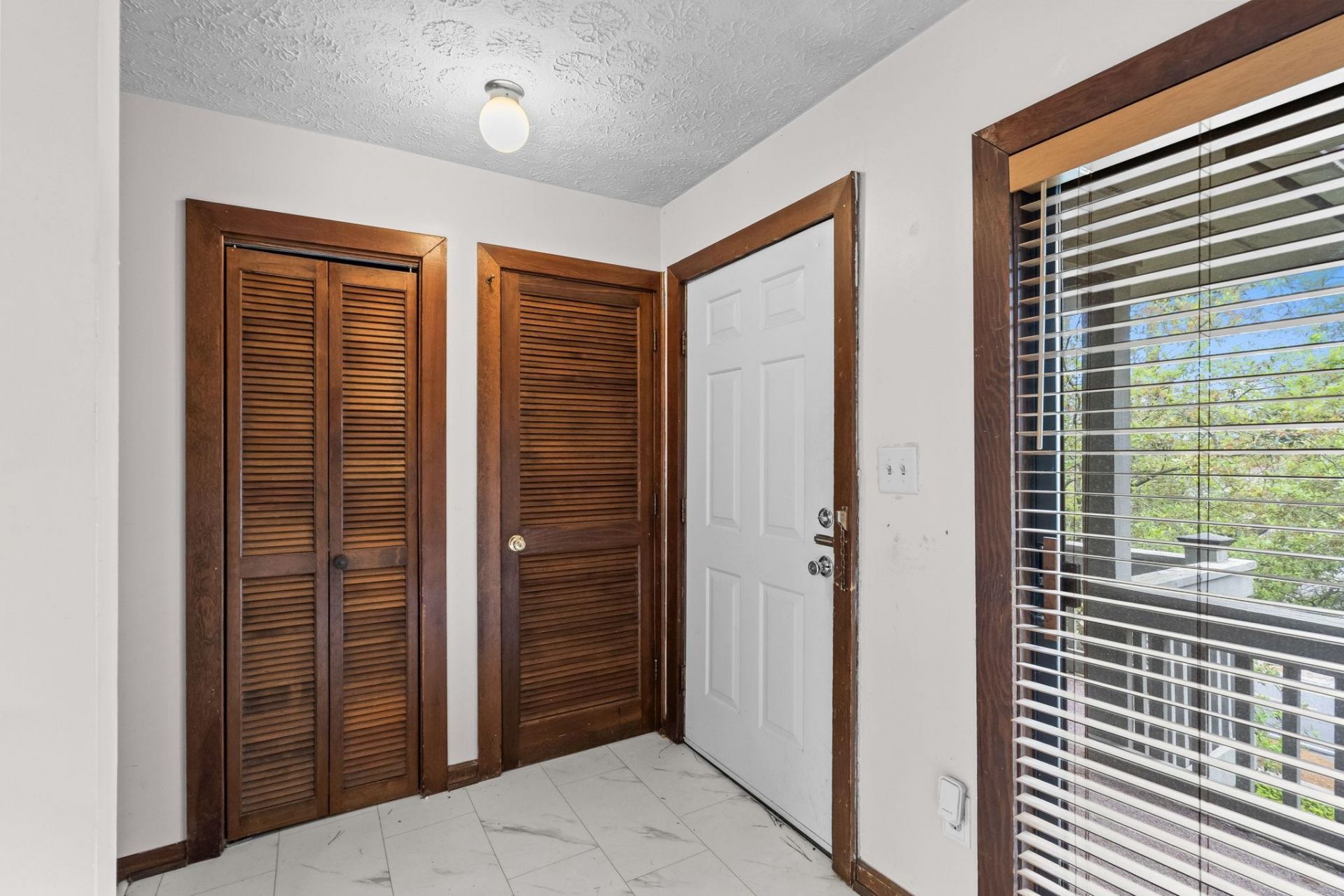 404 N 72nd Ave.  Photo 32