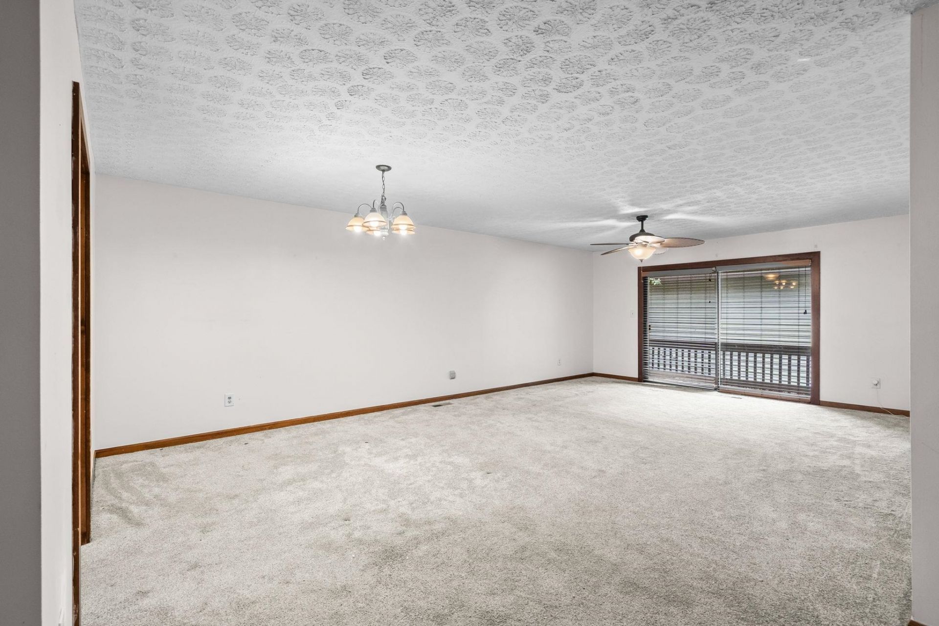 404 N 72nd Ave.  Photo 4