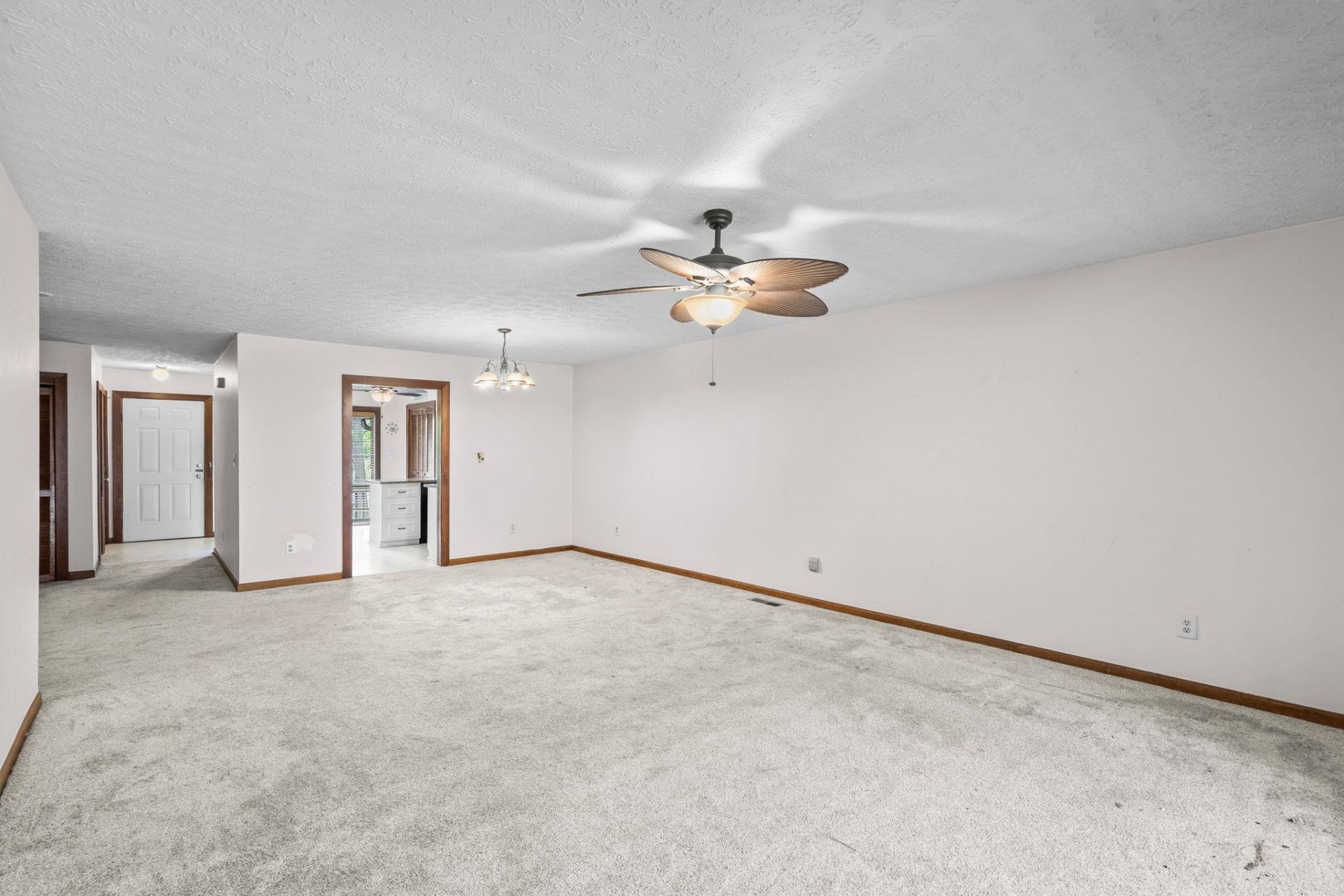 404 N 72nd Ave.  Photo 7
