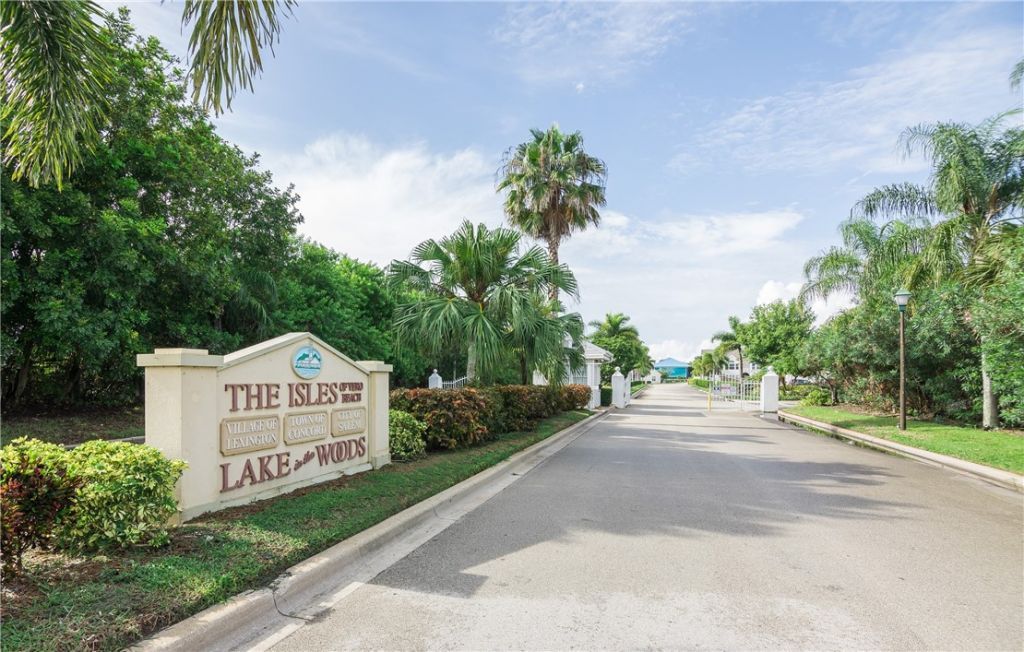 1827 Aynsley Way, Unit 4, Vero Beach, FL 32966 Photo