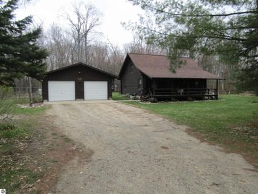 456 Baroda Drive E, West Branch, MI 48661