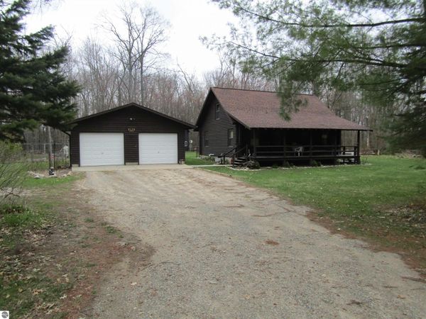 456 Baroda Drive E, West Branch, MI 48661