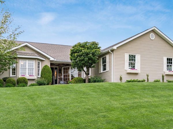 2770 Ash Meadows Boulevard , Zanesville, OH 43701