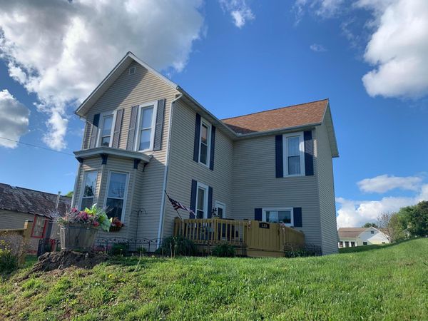 128 W Walnut Street , Shawnee, OH 43782