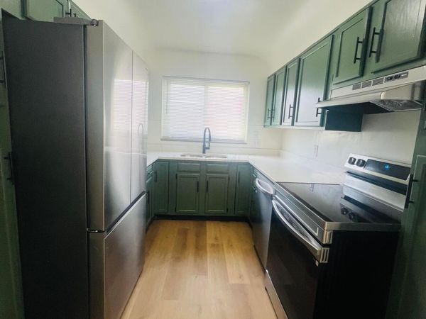 1660 E Weber Road , Columbus, OH 43211