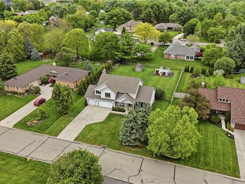 1881 Laurel Creek Drive, Troy, OH 45373 Photo 4