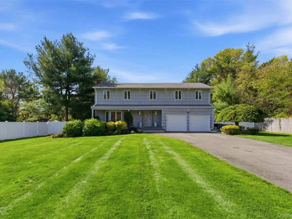 8 Given Lane , East Northport, NY 11731