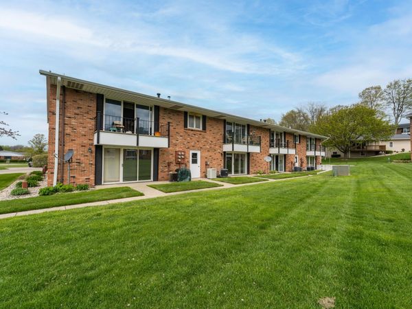 230 S State Street, Unit 63, Zeeland, MI 49464