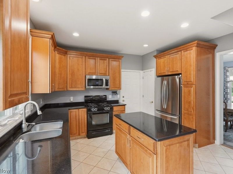 558 Alliance Drive , Northfield, OH 44067 Photo 3