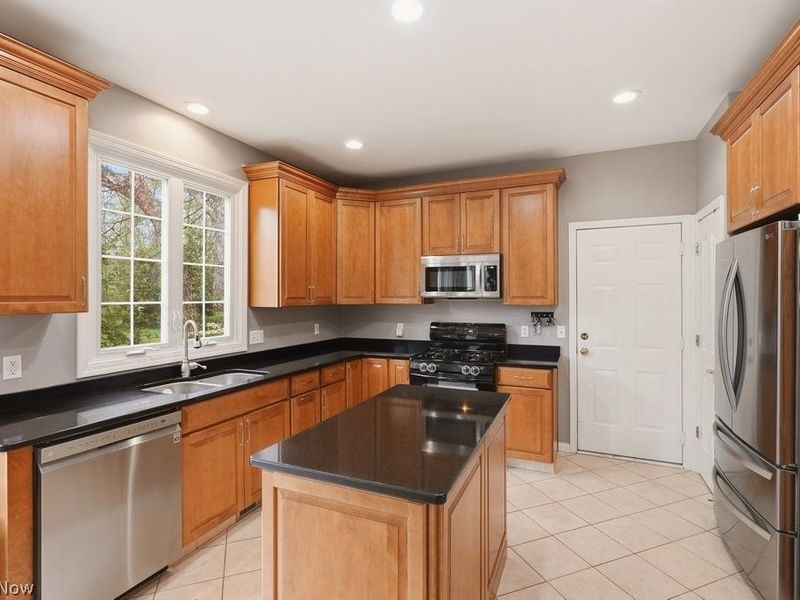 558 Alliance Drive , Northfield, OH 44067 Photo 4