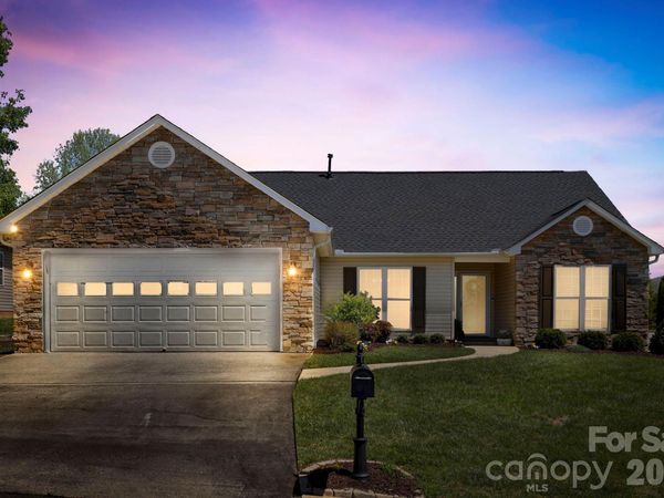 25 Livingston Farm Road, Fletcher, NC 28732