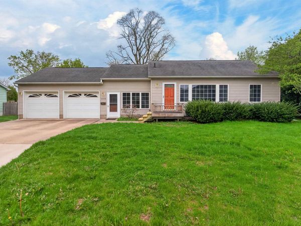 1139 Madison Street, Cedar Falls, IA 50613