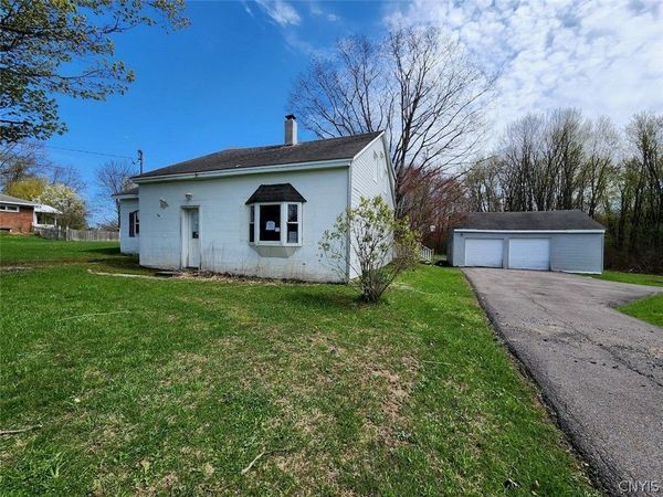 4068 Maider Road , Clay, NY 13041