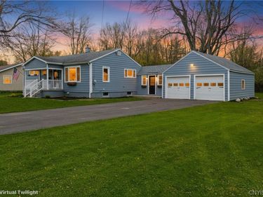 16 Homestead Road E, Clinton, NY 13323