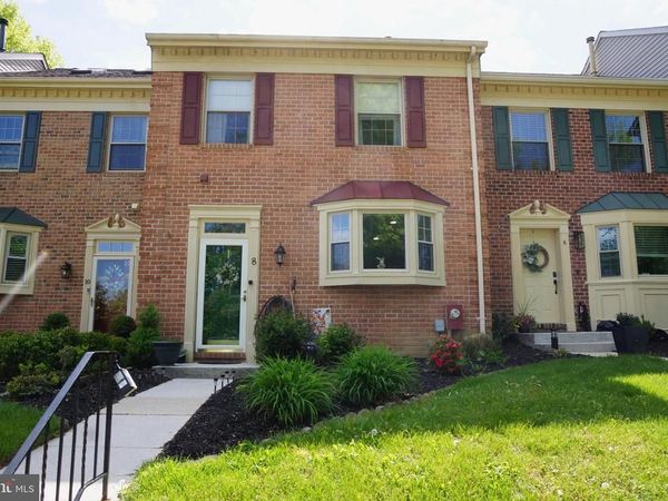 8 CROSS FALLS CIRCLE , SPARKS GLENCOE, MD 21152